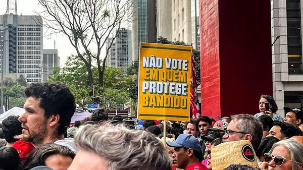 Manifestações na avenida Paulista, em São Paulo (SP), contra Propostas de Emenda à Constituição (PECs) que tramitam no Congresso Nacional - Sputnik Brasil