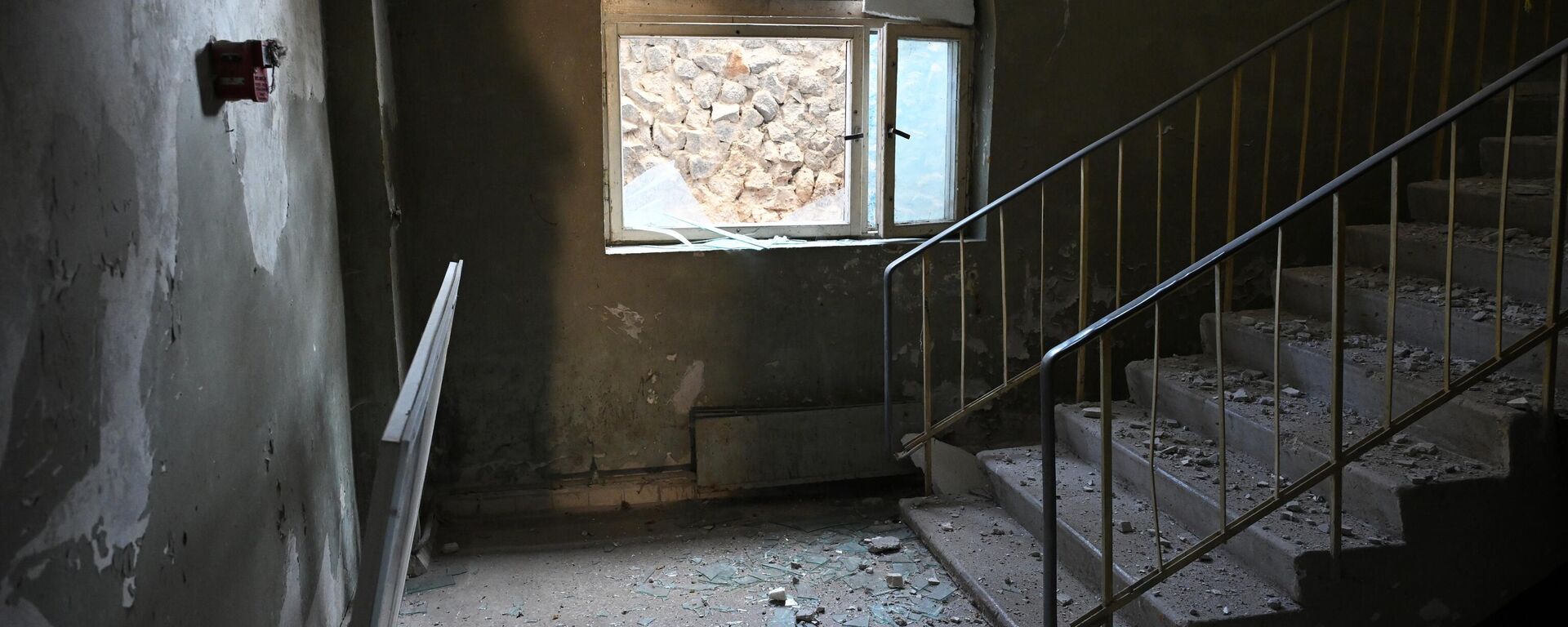 Veja as consequências do ataque ucraniano que destruiu uma escola na Crimeia - Sputnik Brasil, 1920, 22.09.2025