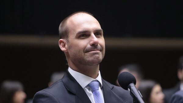 O deputado federal Eduardo Bolsonaro durante sessão deliberativa do plenário da Câmara dos Deputados, em 4 de fevereiro de 2025 - Sputnik Brasil