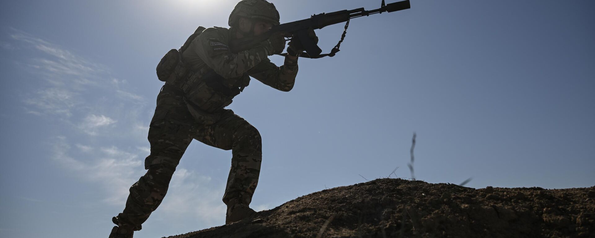 Um soldado russo - Sputnik Brasil, 1920, 07.11.2025