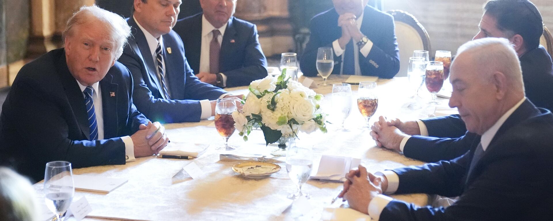 O presidente dos EUA, Donald Trump, e o primeiro-ministro israelense, Benjamin Netanyahu. - Sputnik Brasil, 1920, 26.09.2025