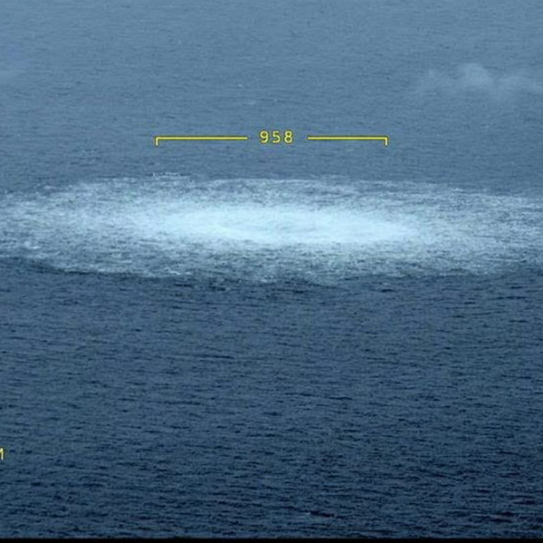 Nesta imagem fornecida pela Guarda Costeira sueca, o vazamento de gás no Mar Báltico do Nord Stream fotografado a partir da aeronave da Guarda Costeira  - Sputnik Brasil