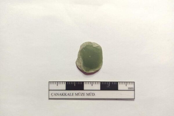 No detalhe, a pedra de jade de 4.500 anos - Sputnik Brasil