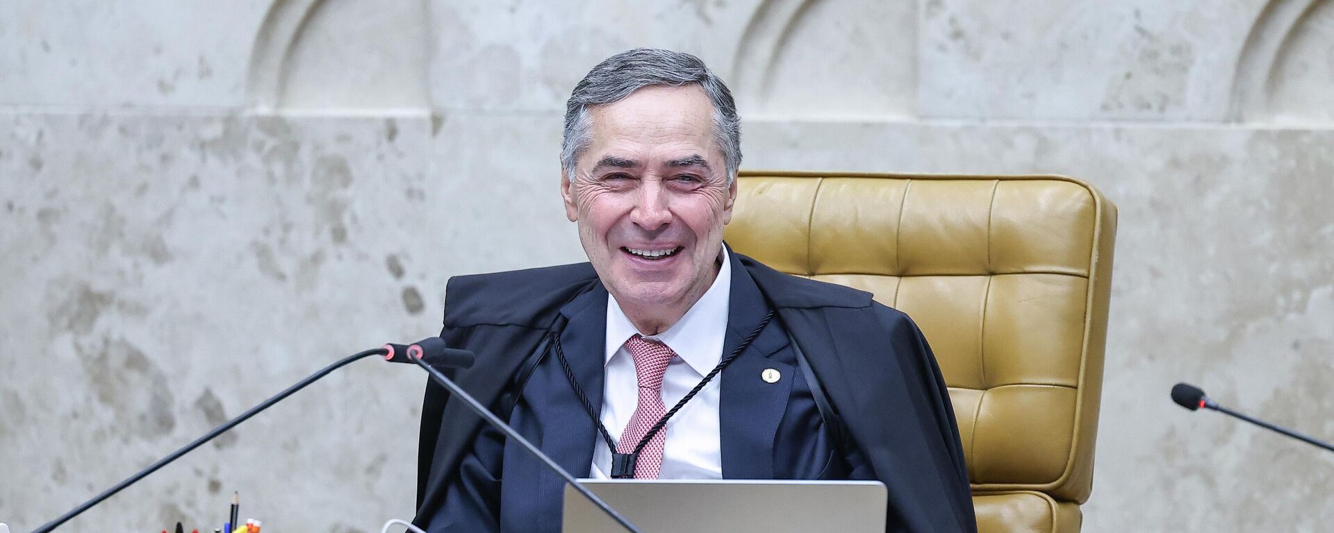 O ministro do Supremo Tribunal Federal (STF) Luís Roberto Barroso durante sessão plenária do STF em setembro de 2025 - Sputnik Brasil, 1920, 28.09.2025