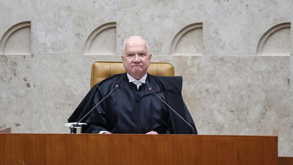 O novo presidente do Supremo Tribunal Federal, Edson Fachin, discursa durante posse em Brasília. 29 de setembro de 2025 - Sputnik Brasil