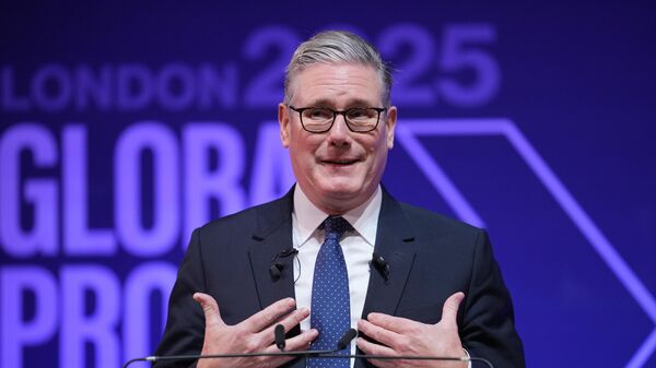 O primeiro-ministro do Reino Unido, Keir Starmer, discursa em evento em Londres, em setembro de 2025 - Sputnik Brasil