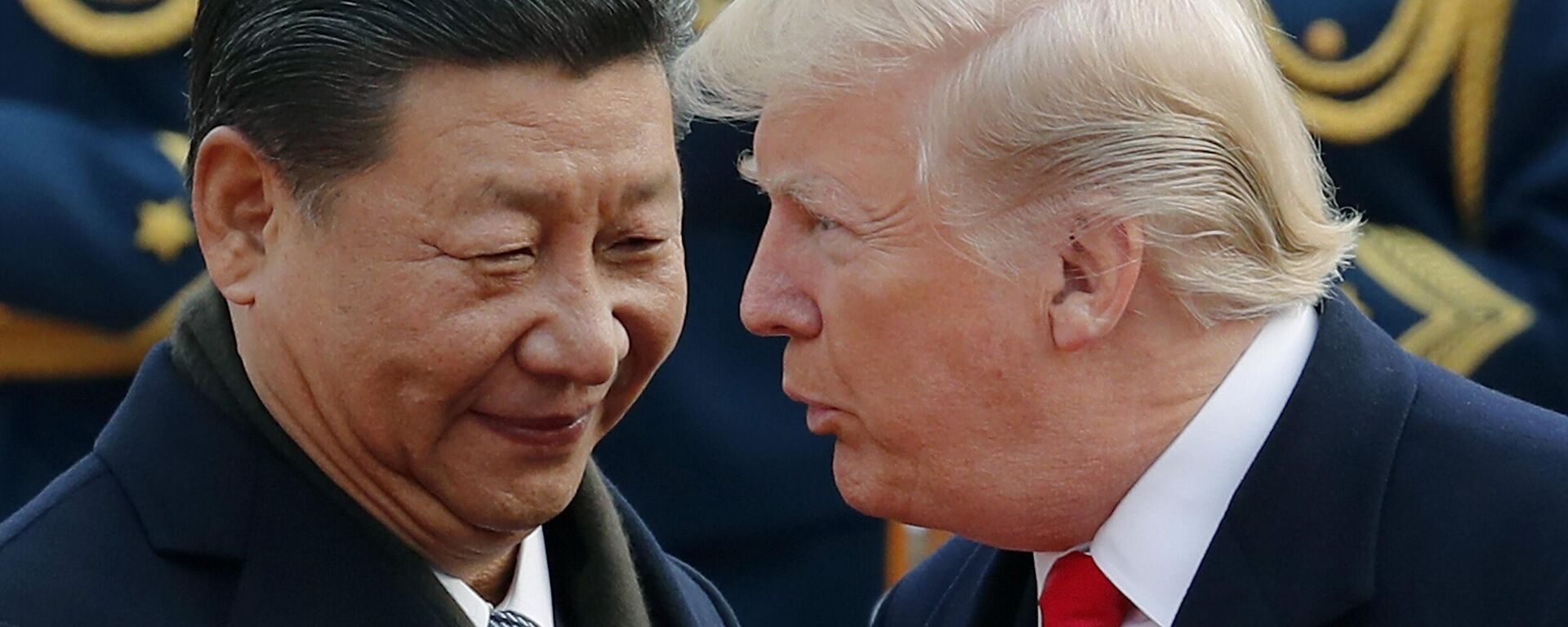 O presidente da China, Xi Jinping, e seu homólogo norte-americano, Donald Trump, em um encontro em novembro de 2017, na capital chinesa, Pequim - Sputnik Brasil, 1920, 10.10.2025
