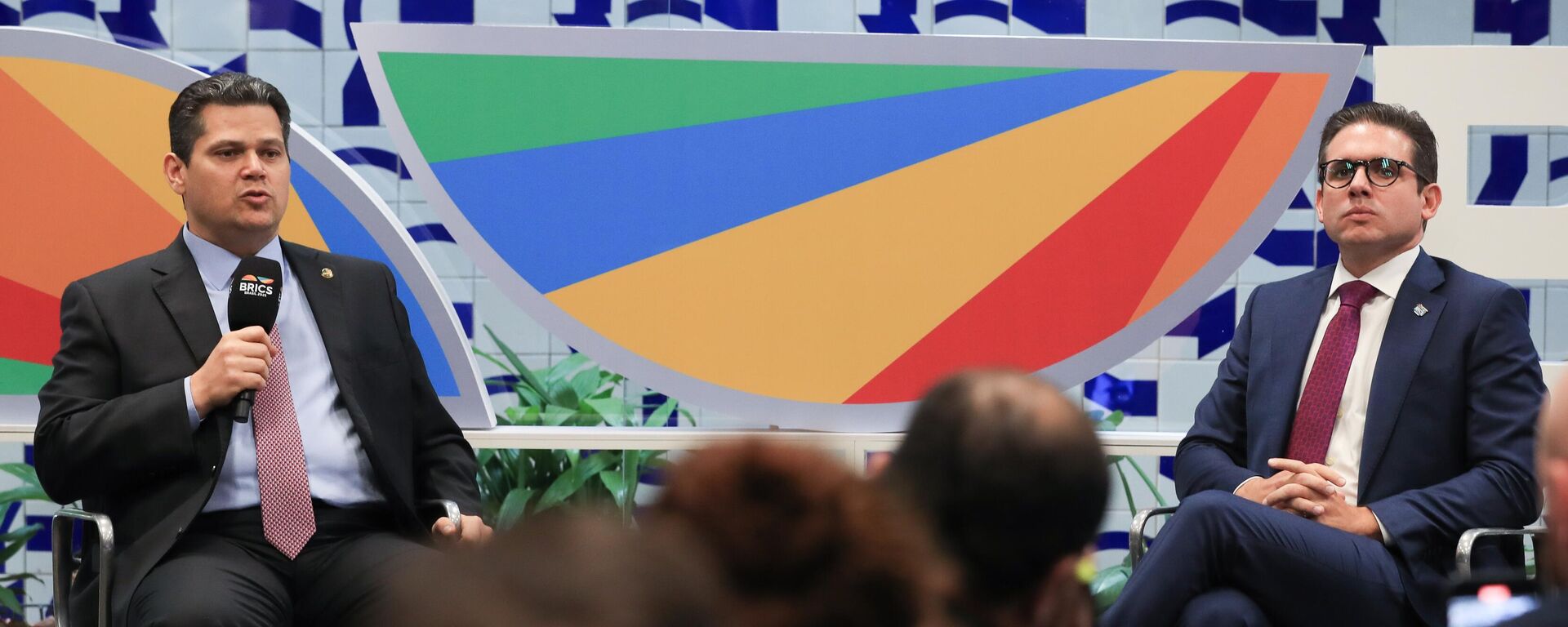 Os presidentes do Senado, Davi Alcolumbre (União-AP, à esquerda) e da Câmara, Hugo Motta (Republicanos-PB) - Sputnik Brasil, 1920, 01.10.2025