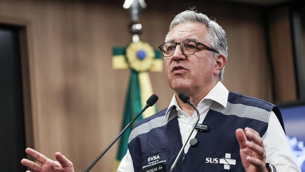 O ministro da Saúde, Alexandre Padilha, durante discurso em evento - Sputnik Brasil