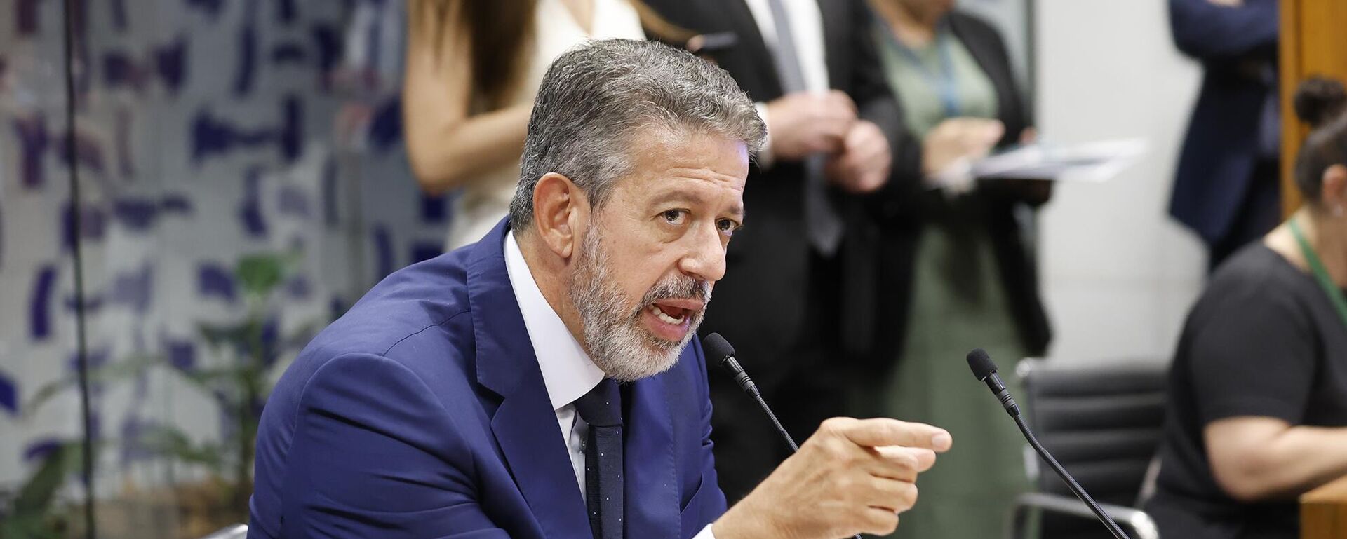Deputado federal Arthur Lira (PP - AL) durante reunião de líderes para discutir o projeto de isenção do Imposto de Renda para faixas salarias até R$ 5 mil, em 1º de outubro de 2025 - Sputnik Brasil, 1920, 01.10.2025