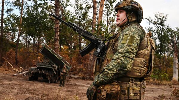 Militares russos na zona da operação militar especial. - Sputnik Brasil