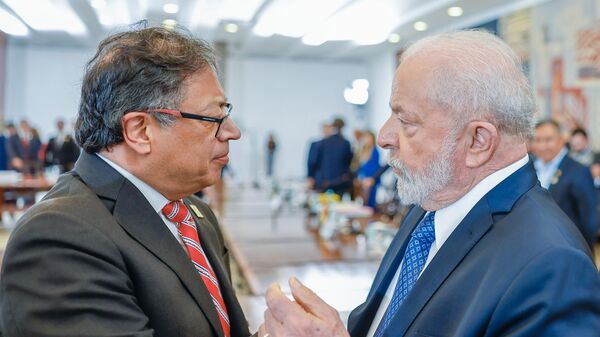 O presidente da Colômbia, Gustavo Petro (à esquerda), em encontro com seu homólogo brasileiro, Luiz Inácio Lula da Silva, em Brasília, no Brasil, em maio de 2023 - Sputnik Brasil