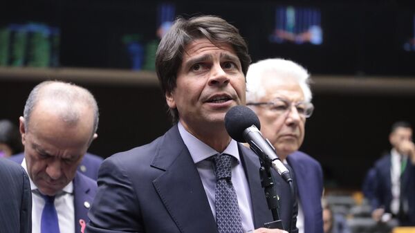 O deputado federal Pedro Paulo (PSD-RJ) durante sessão no plenário da Câmara dos Deputados, em outubro de 2025 - Sputnik Brasil