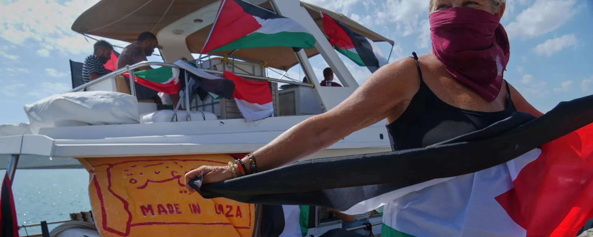 Ativistas da flotilha Global Sumud deixam o porto de Lárnaca rumo à Faixa de Gaza com ajuda humanitária. Chipre, 3 de outubro de 2025 - Sputnik Brasil, 1920, 03.10.2025