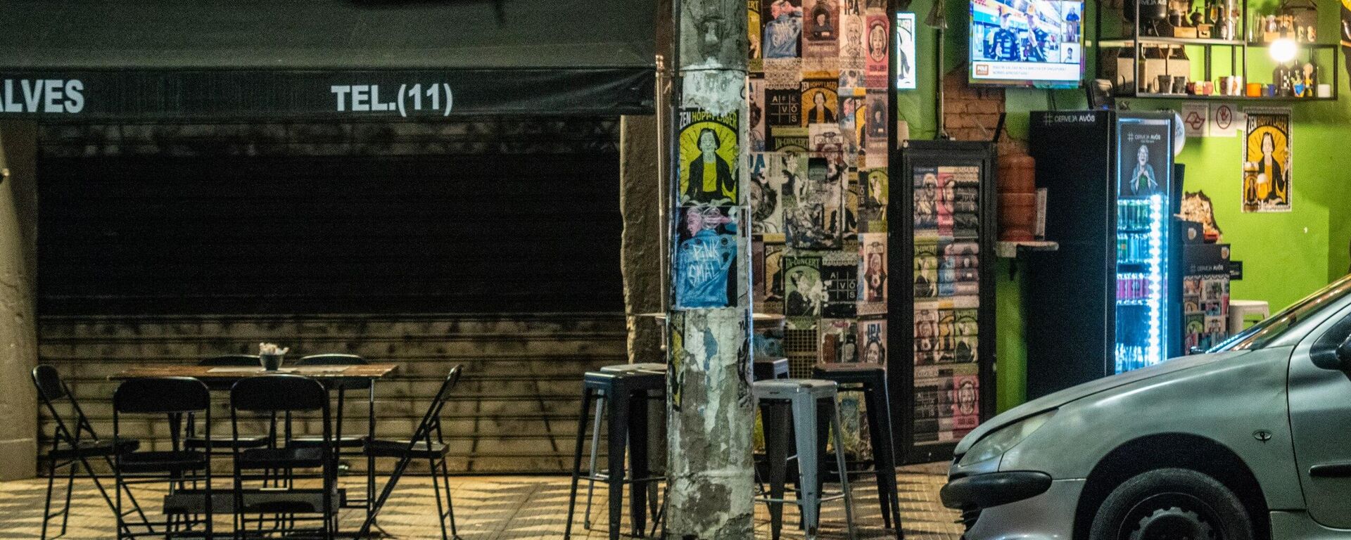 Bares de São Paulo têm registrado menor quantidade de clientes e muitos estabelecimentos voluntariamente já alteraram seus cardápios. 3 de outubro de 2025 - Sputnik Brasil, 1920, 03.10.2025