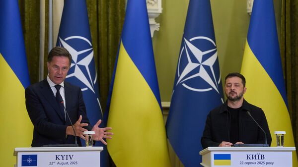 O chefe da OTAN Mark Rutte e o atual líder ucraniano, Vladimir Zelensky. - Sputnik Brasil