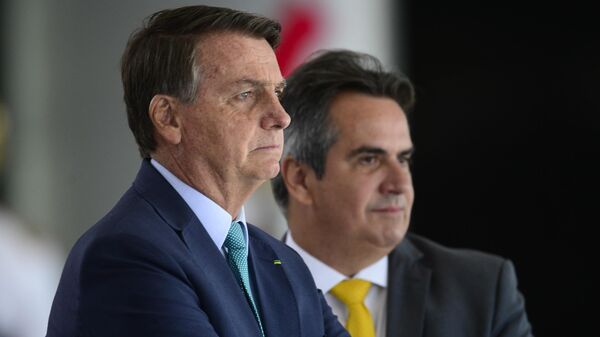 O presidente Jair Bolsonaro e o ministro da Casa Civil, Ciro Nogueira, durante recepção ao presidente de Cabo Verde, Jorge Carlos Fonseca, no Palácio do Planalto, em 30 de julho de 2011 - Sputnik Brasil