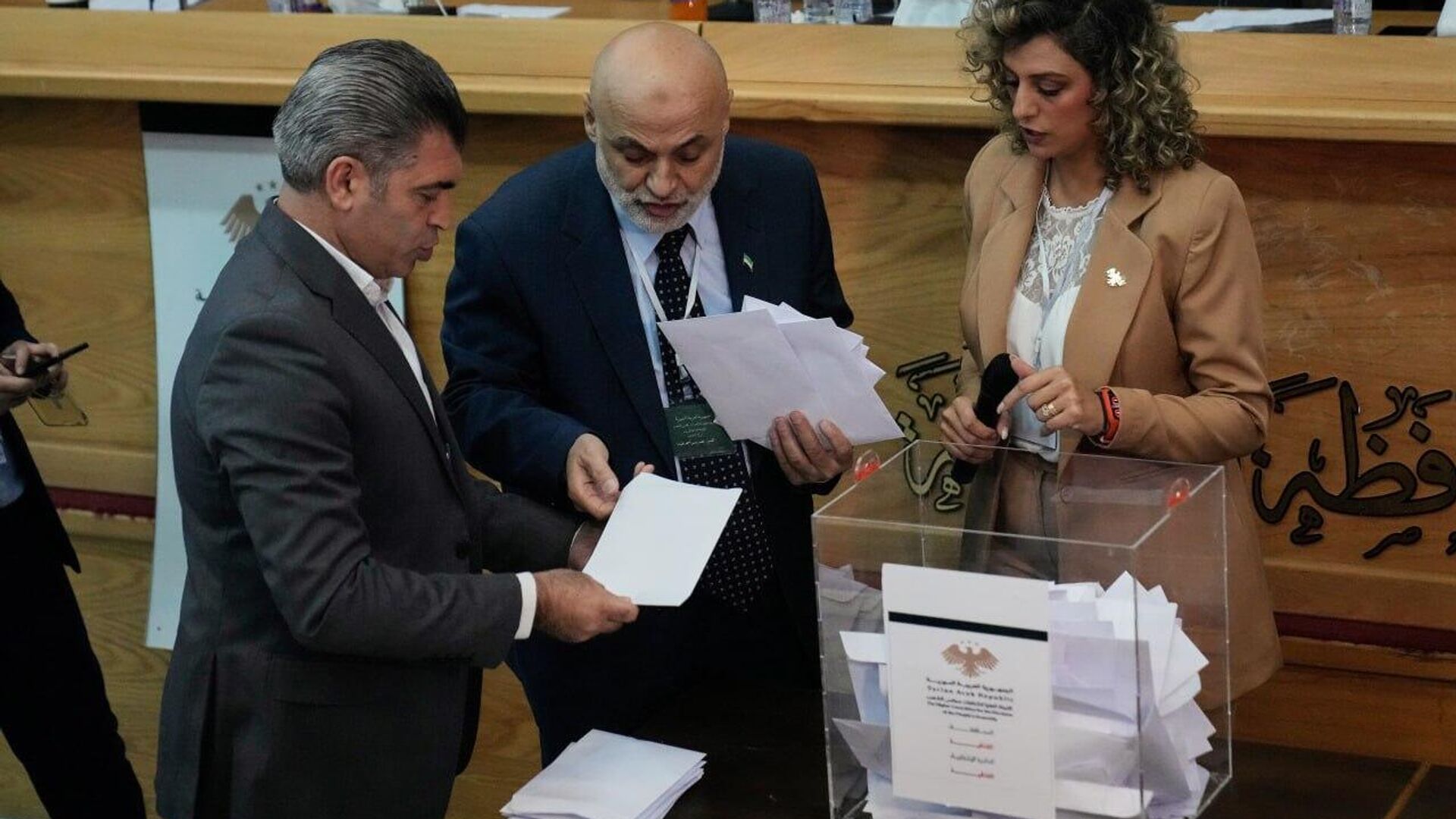 Síria processa resultados das primeiras eleições parlamentares desde a queda de Assad Síria processa resultados das primeiras eleições parlamentares desde a queda de Assad - Sputnik Brasil, 1920, 06.10.2025