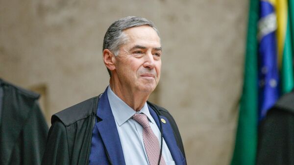 O ministro do Supremo Tribunal Federal (STF) Luís Roberto Barroso durante sessão no plenário da Corte em outubro de 2025 - Sputnik Brasil
