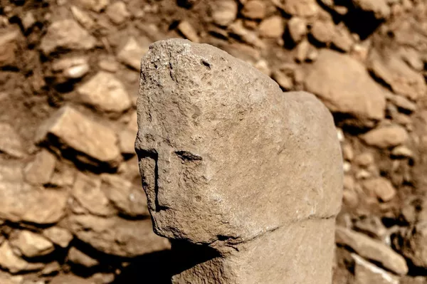 Descoberta inédita em Karahantepe revela o 1º pilar com rosto humano da Pré-História - Sputnik Brasil