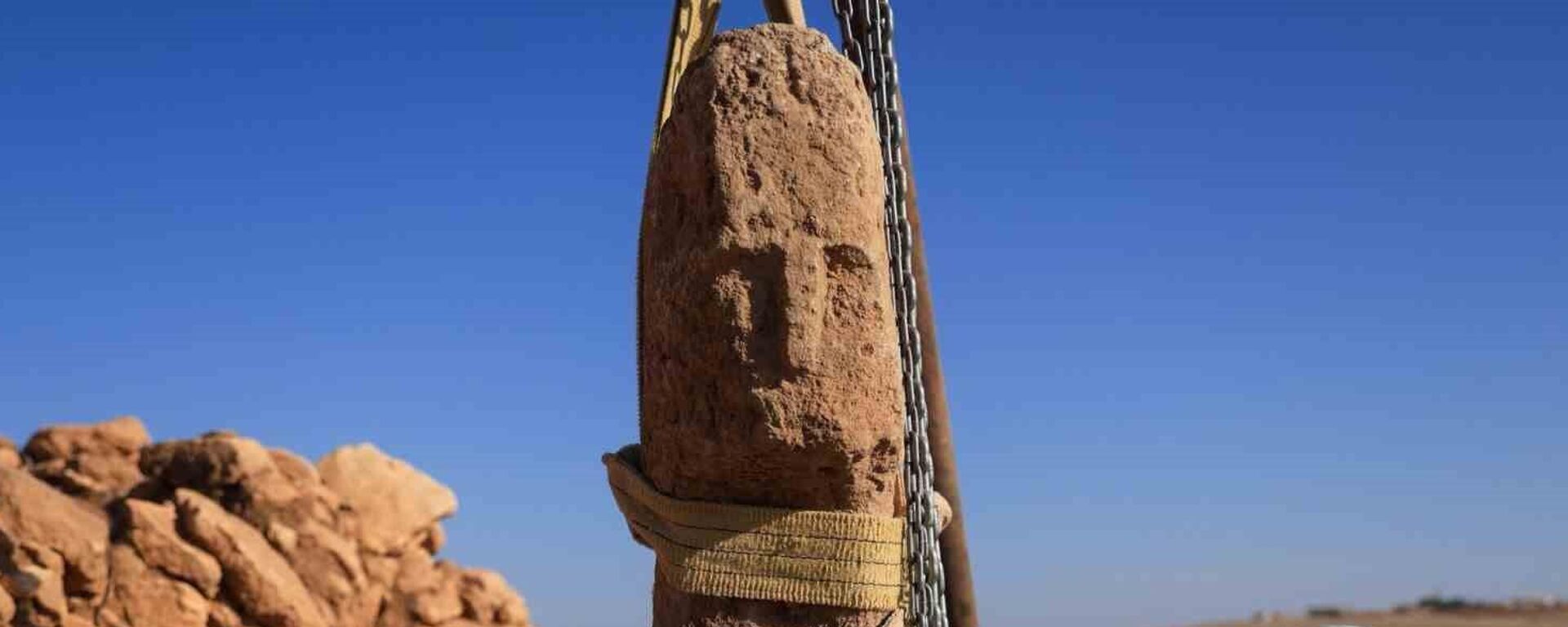 Descoberta inédita em Karahantepe revela o 1º pilar com rosto humano da Pré-História - Sputnik Brasil, 1920, 07.10.2025