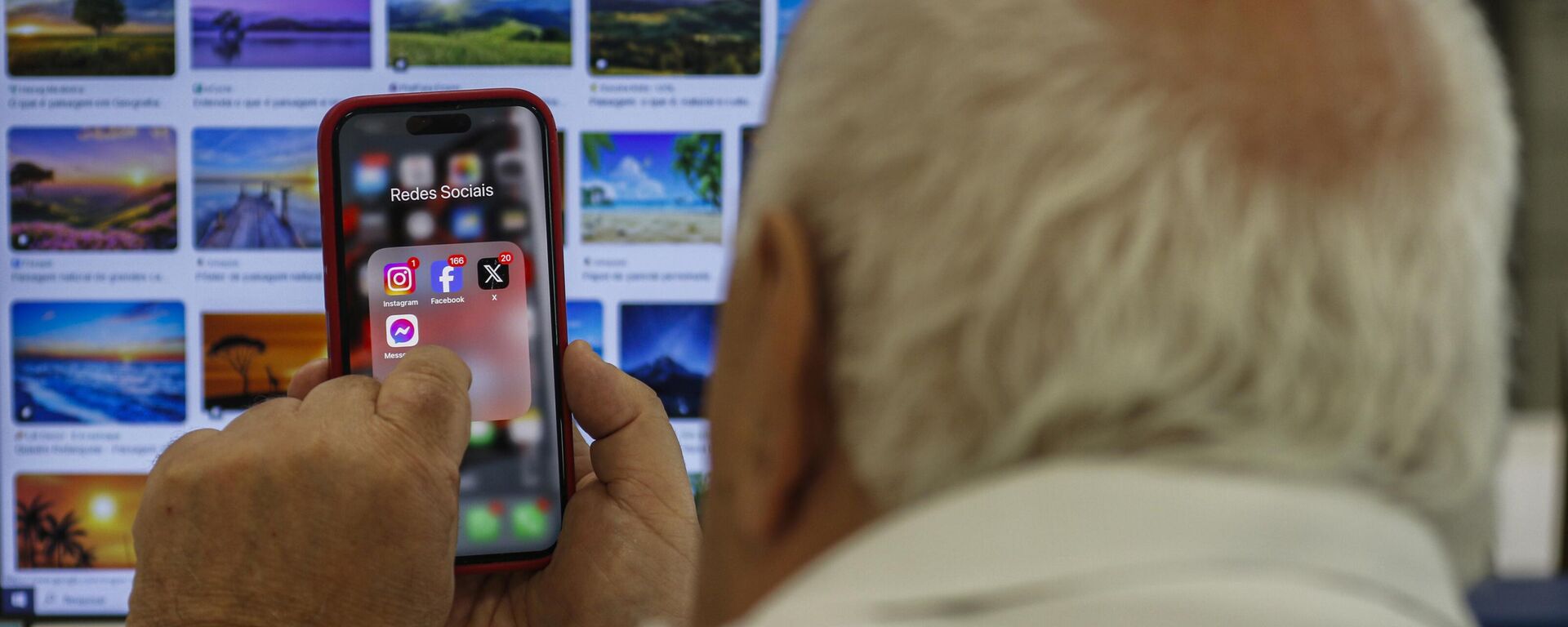 Uso das redes sociais para organização política não é exclusividade de jovens - Sputnik Brasil, 1920, 09.10.2025