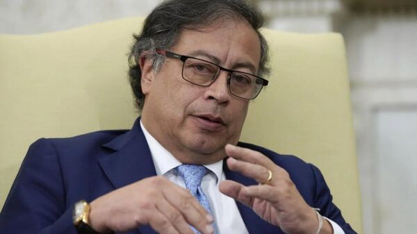 Petro denuncia possível conflito no Caribe e acusa EUA de interesse em petróleo - Sputnik Brasil