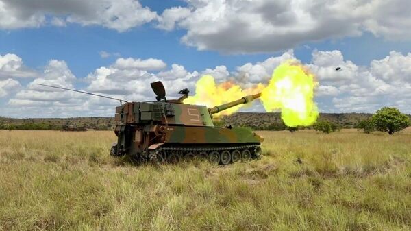 Tanque dispara maior míssil já desenvolvido no Brasil durante operação militar em Roraima. 9 de outubro de 2025 - Sputnik Brasil