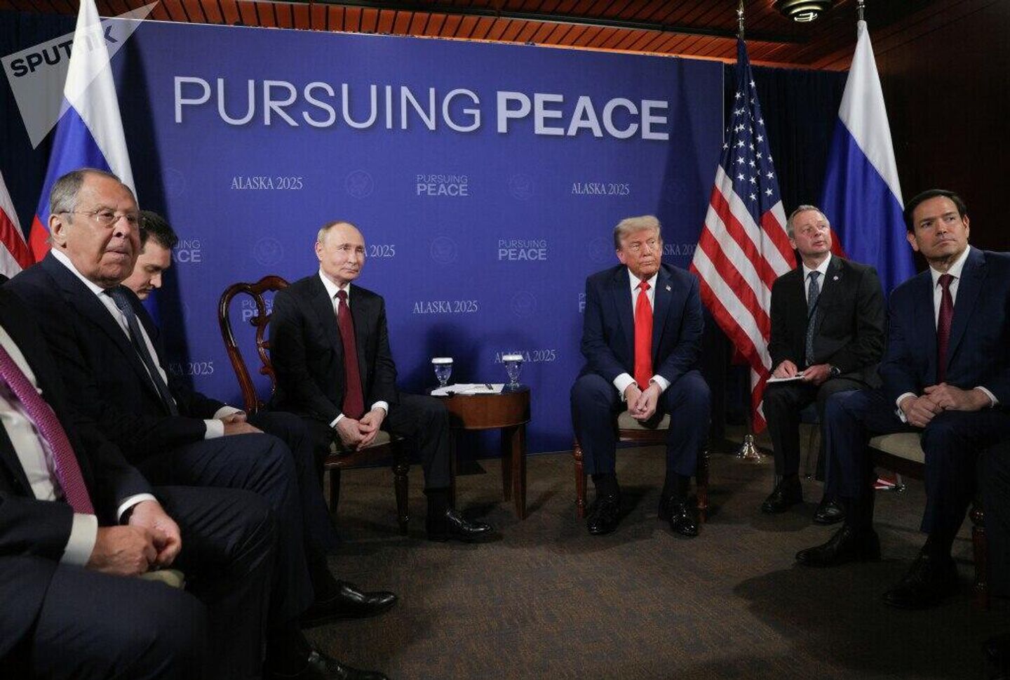 Rússia continua diálogo com EUA segundo acordos de Anchorage, diz enviado presidencial russo - Sputnik Brasil