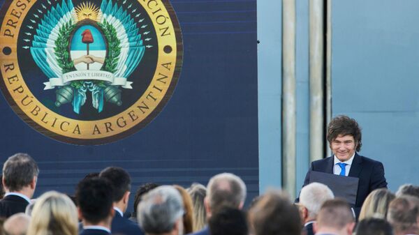 O presidente da Argentina, Javier Milei, durante evento oficial na região de Ezeiza, em outubro de 2025 - Sputnik Brasil