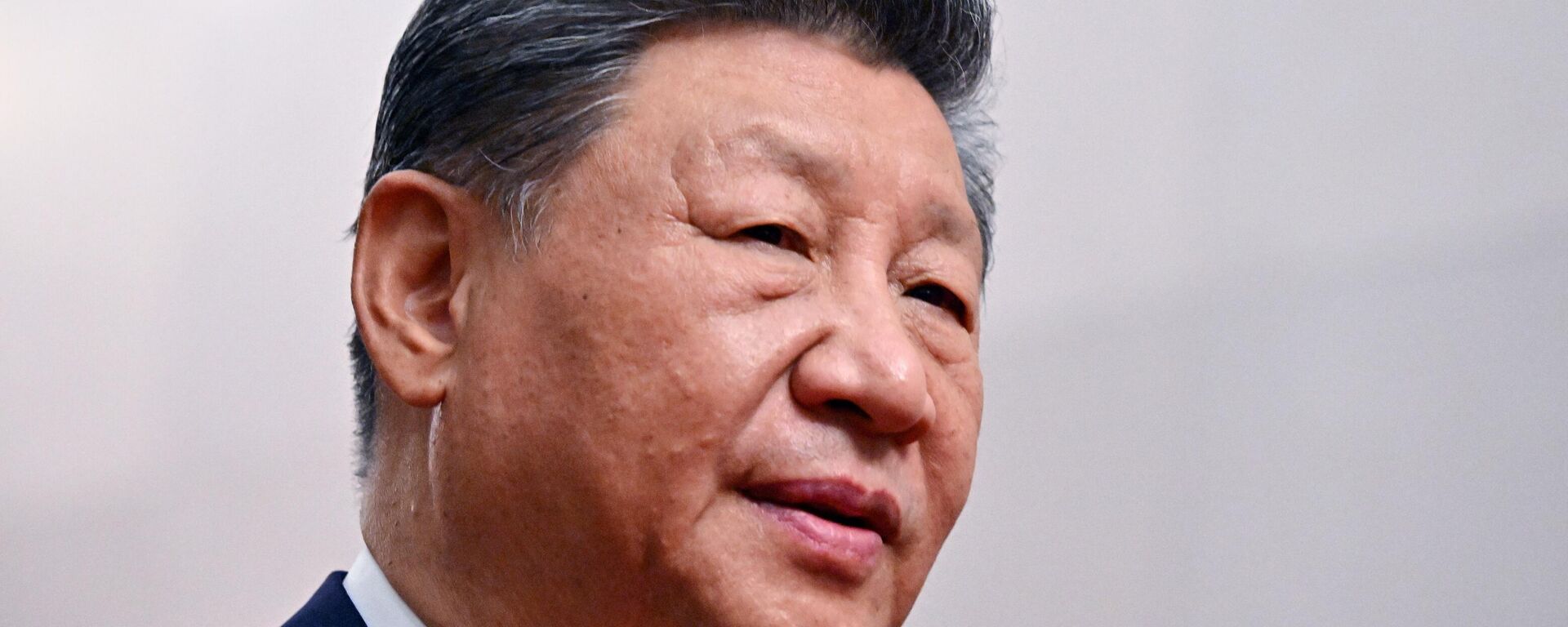O presidente da China, Xi Jinping, posa para uma foto durante evento oficial em Pequim, capital do país, em setembro de 2025 - Sputnik Brasil, 1920, 13.10.2025