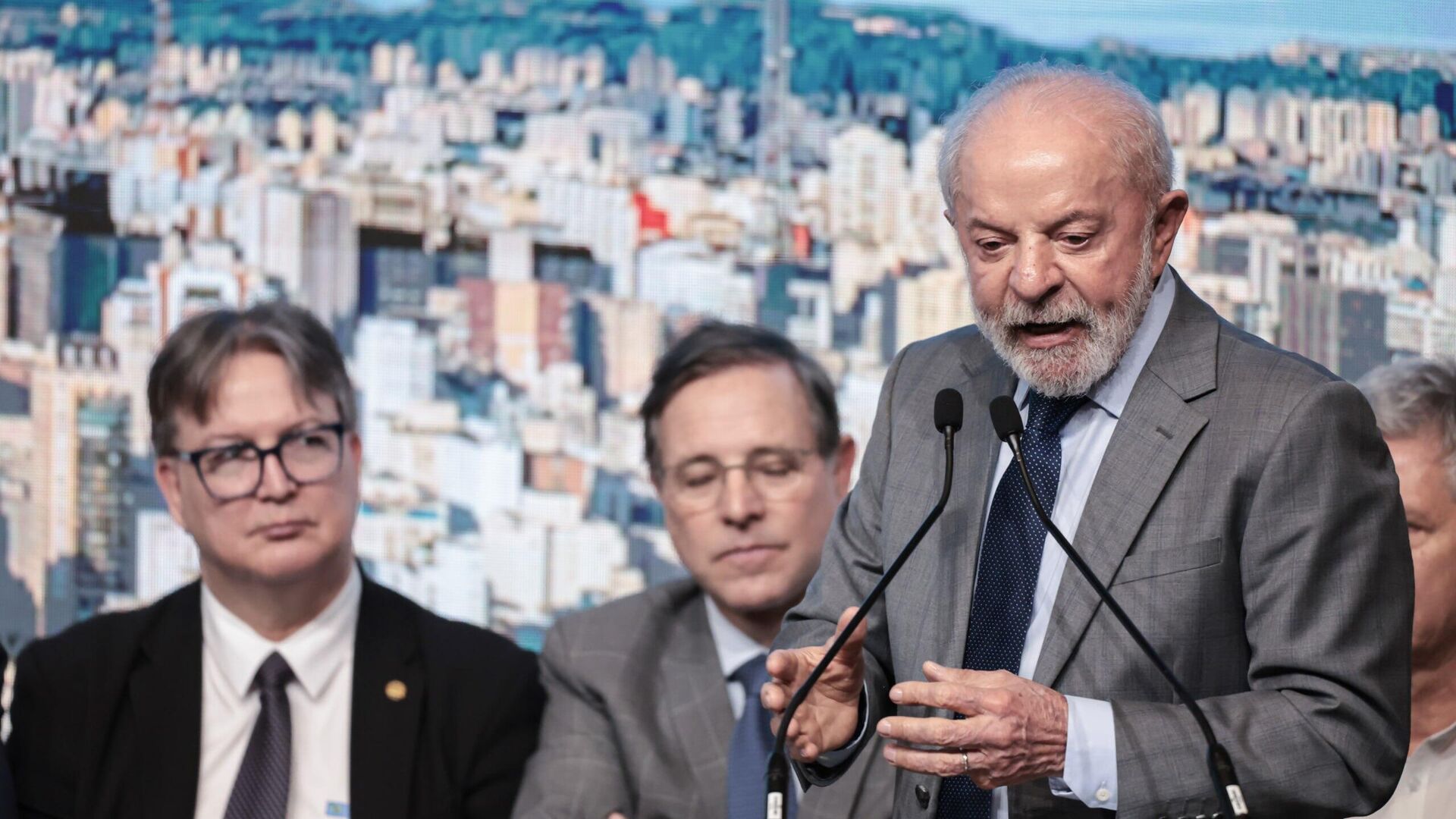 Decisões de Trump sobre comércio com o Brasil são baseadas em informações equivocadas, diz Lula Decisões de Trump sobre comércio com o Brasil são baseadas em informações equivocadas, diz Lula - Sputnik Brasil, 1920, 13.10.2025