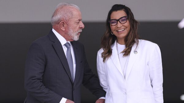 O presidente do Brasil, Luiz Inácio Lula da Silva, e a primeira-dama, Janja Lula da Silva, durante recepção oficial em maio de 2025 - Sputnik Brasil