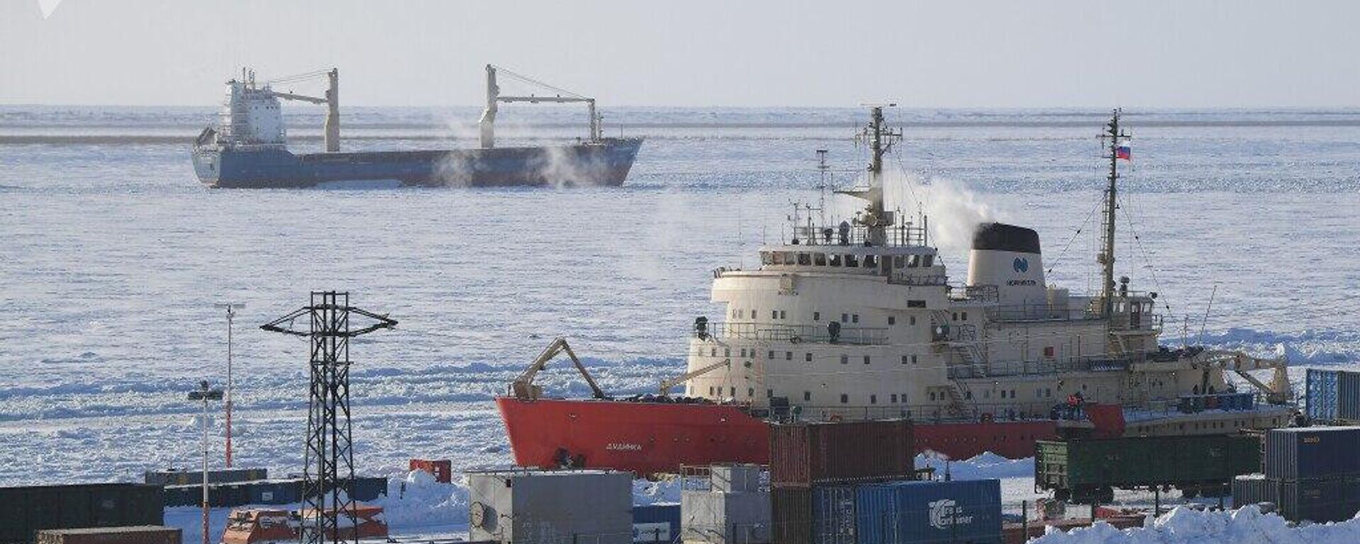 Rota Marítima do Norte russa recebe o 1º navio de contêineres em trânsito da China para Europa - Sputnik Brasil, 1920, 14.10.2025