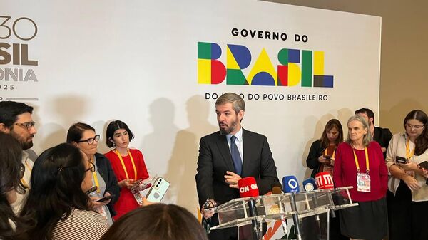 João Marcos Paes Leme, diretor do Departamento de Energia do Ministério das Relações Exteriores do Brasil, durante a pré-COP, em Brasília, em 14 de outubro de 2025 - Sputnik Brasil