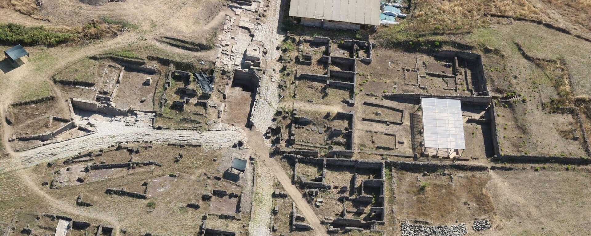 Uma vista aérea da antiga cidade romana de Gabii, localizada a apenas 17 quilômetros a leste de Roma - Sputnik Brasil, 1920, 14.11.2025