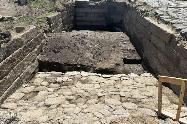A antiga piscina romana descoberta por arqueólogos na cidade de Gabii - Sputnik Brasil