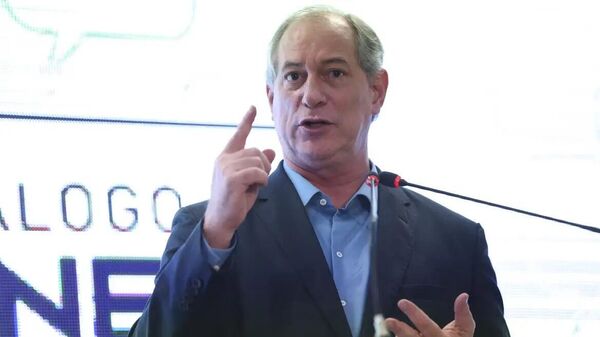 Ciro Gomes anuncia saída do PDT e cogita candidatura de oposição ao PT em 2026 - Sputnik Brasil