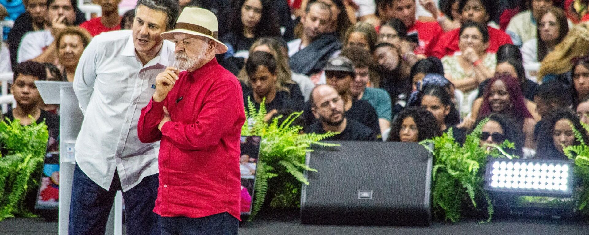 Presidente Luiz Inácio Lula da Silva (PT) durante evento que lançou cursinhos populares no Brasil em São Bernardo do Campo. 18 de outubro de 2025 - Sputnik Brasil, 1920, 18.10.2025