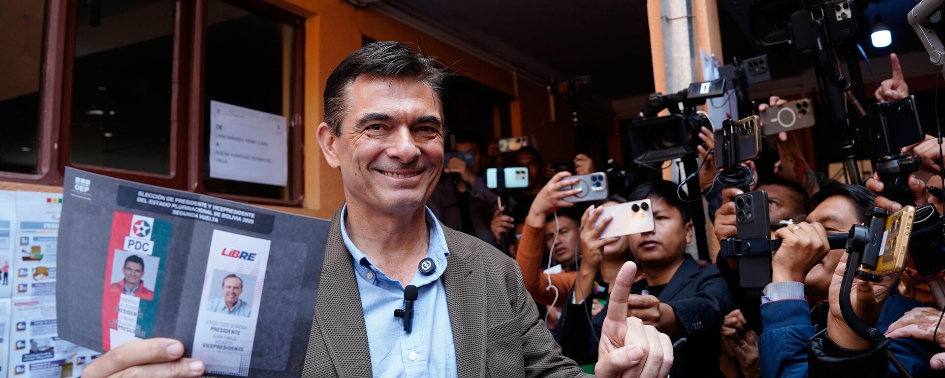 Rodrigo Paz foi eleito presidente da Bolívia pela primeira vez. - Sputnik Brasil, 1920, 29.10.2025