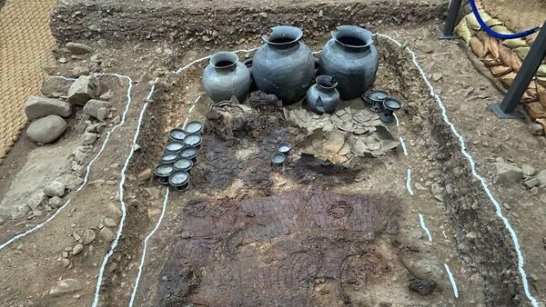 Descoberta rara revela armadura completa de comandante do Reino de Silla na Coreia do Sul - Sputnik Brasil