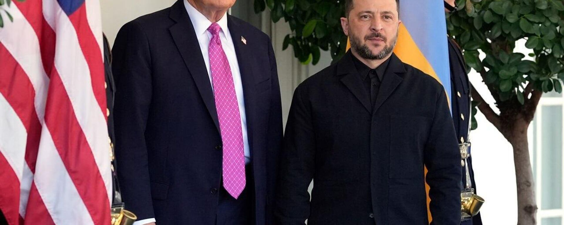 Trump prioriza fim da guerra e descarta envio de mísseis Tomahawk à Ucrânia, diz mídia - Sputnik Brasil, 1920, 21.10.2025