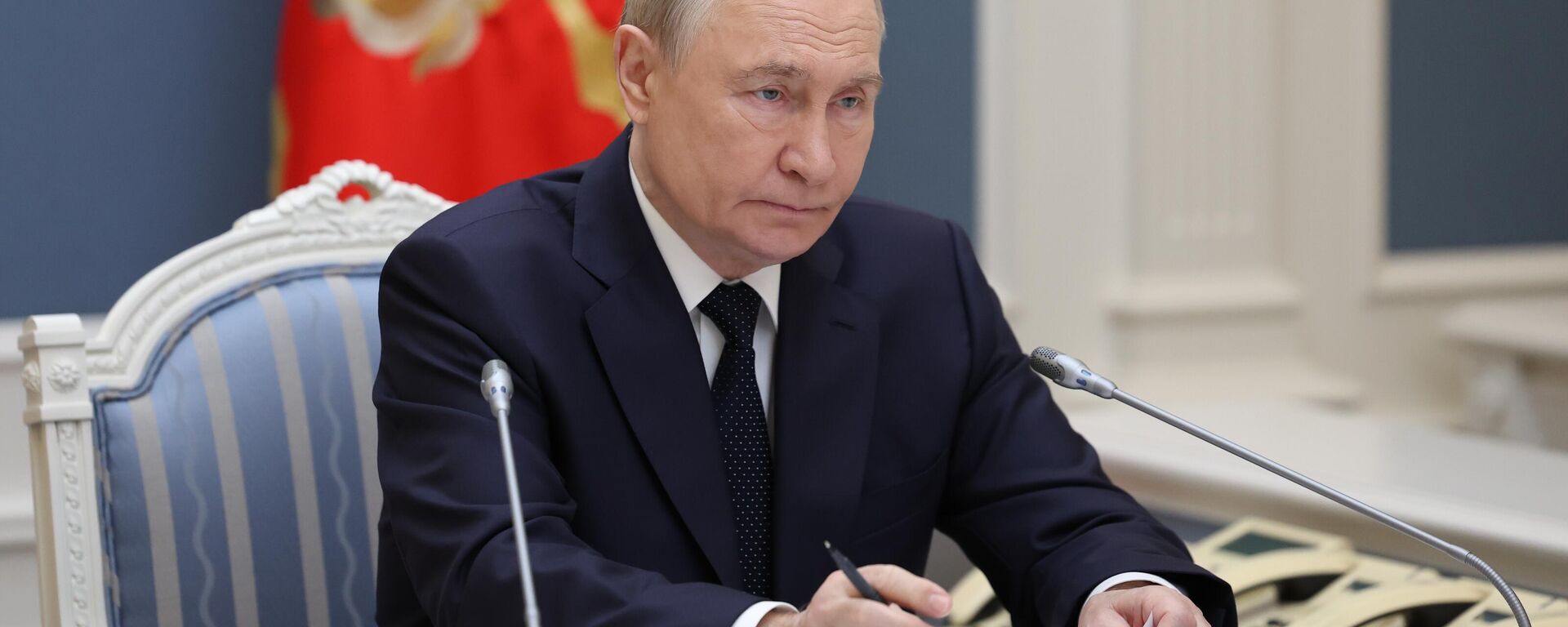 Vladimir Putin, presidente russo, participa de treinamento das forças nucleares russas Vladimir Putin, presidente russo, participa de treinamento das forças nucleares russas - Sputnik Brasil, 1920, 04.11.2025