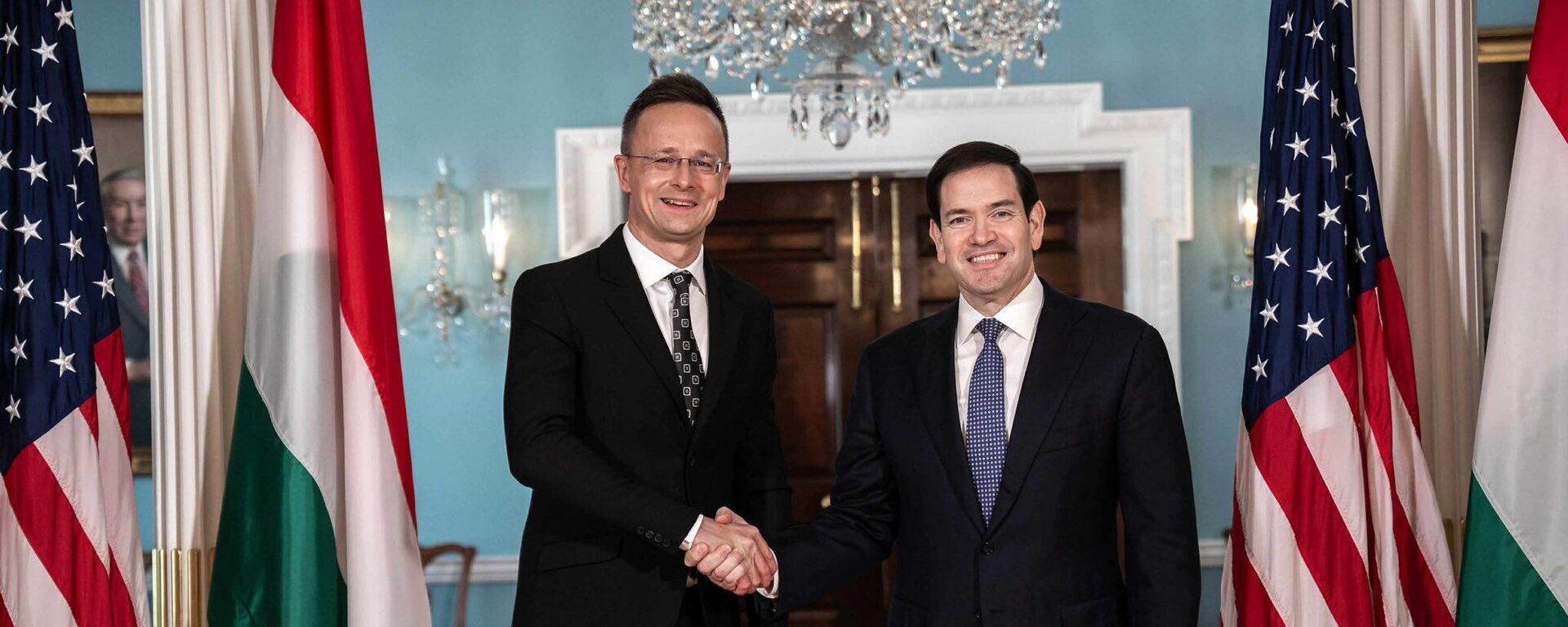 Chanceler da Hungria, Peter Szijjarto, e seu homólogo norte-americano, Marco Rubio, se encontram em Washington, D.C. EUA, 22 de outubro de 2025 - Sputnik Brasil, 1920, 22.10.2025
