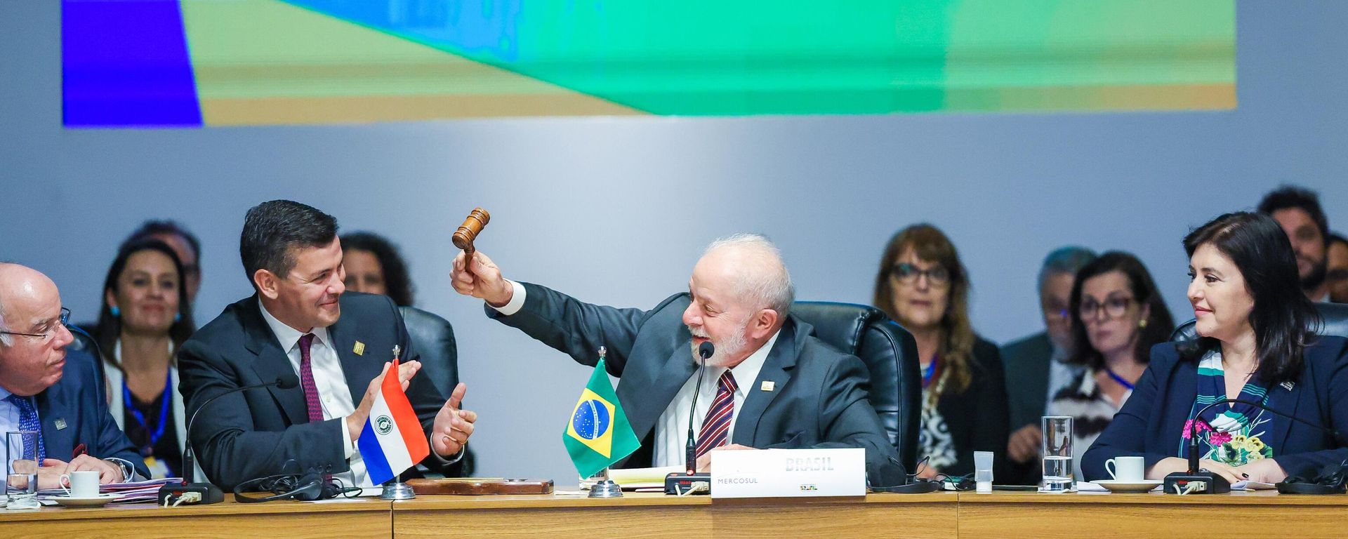 O presidente do Brasil, Luiz Inácio Lula da Silva, durante assinatura da Carta de Ratificação de Adesão da Bolívia ao Mercosul. Rio de Janeiro, Brasil, 7 de dezembro de 2023 - Sputnik Brasil, 1920, 24.08.2026