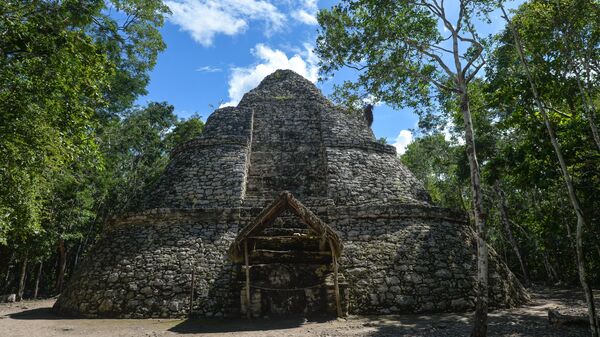 Pirâmide do Grupo Macanxoc, dentro do sítio arqueológico de Cobá - Sputnik Brasil