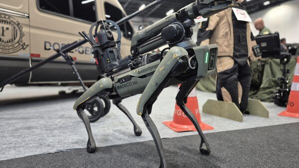 Drones e robôs automatizados com fins militares e de segurança pública foram exibidos durante a feira COP Internacional em São Paulo. 24 de outubro de 2025 - Sputnik Brasil