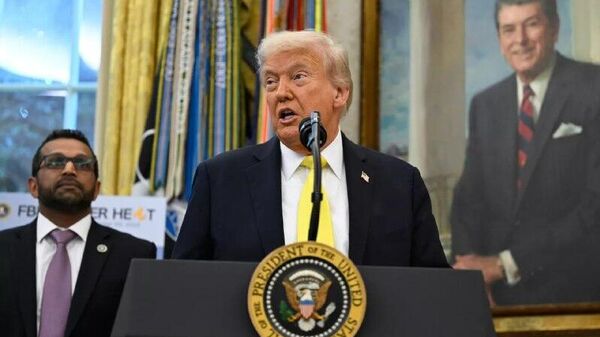 Trump diz que só se reunirá com Putin novamente se acordo sobre a Ucrânia for confirmado - Sputnik Brasil