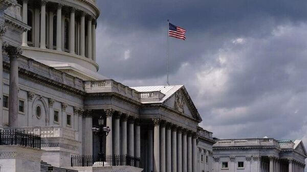 EUA iniciam discussões sobre confisco de ativos russos para financiar a Ucrânia, diz mídia - Sputnik Brasil