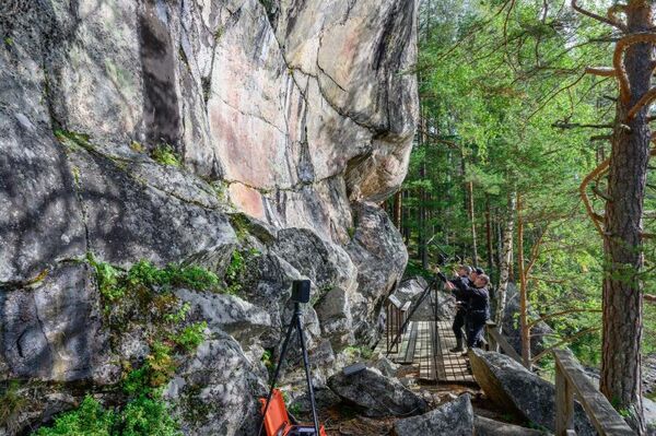 Pinturas rupestres nos penhascos de Astuvansalmi, Finlândia - Sputnik Brasil